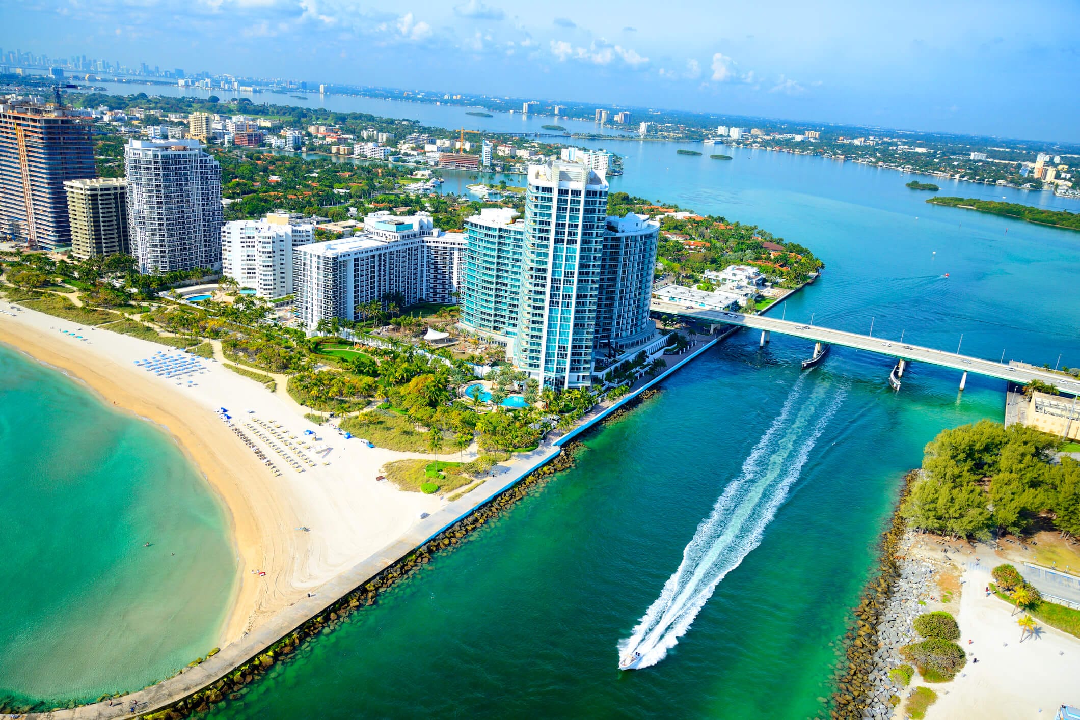 This is an aerial photo of miami beach which is also on of the locations that titleloansonline.com serves